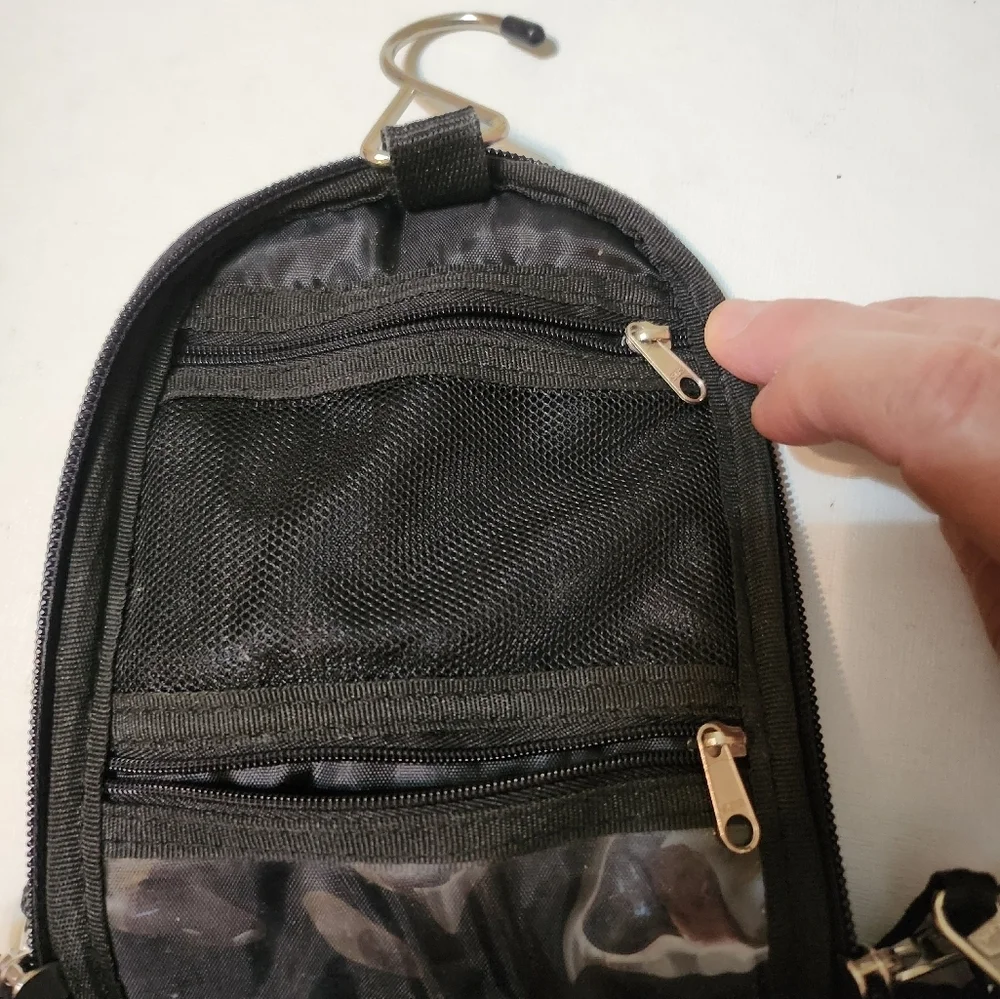 42 TRAVEL Mens Hanging Toiletry Bag - Picture 8 of 13